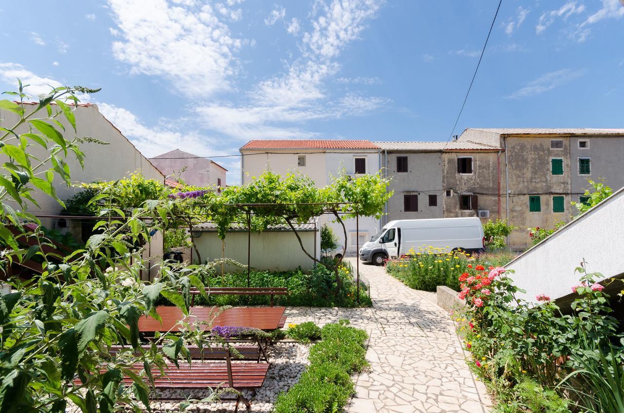 Apartments Puntica Punat Exterior foto
