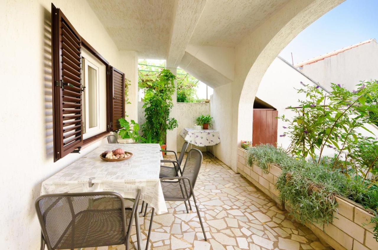 Apartments Puntica Punat Exterior foto